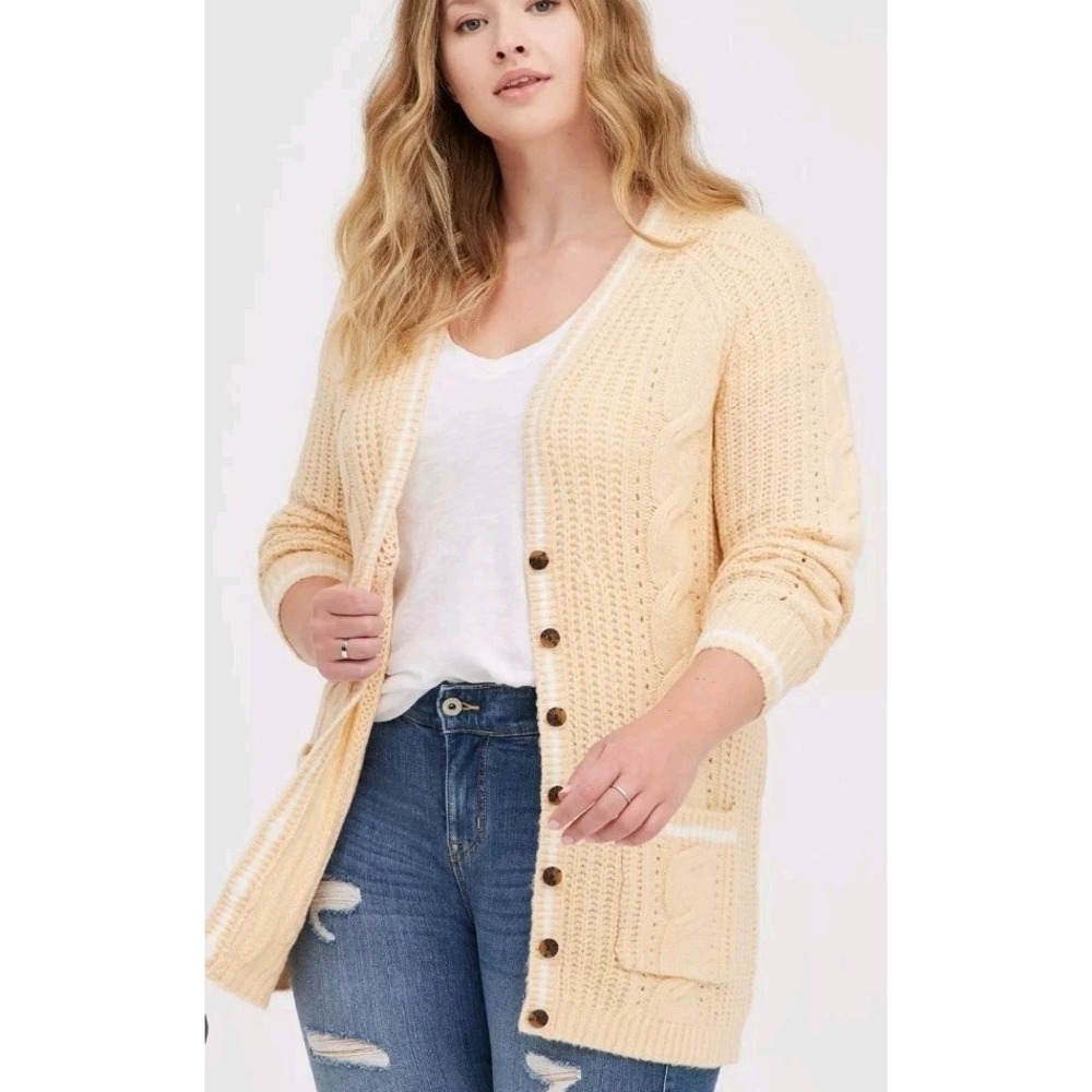 Torrid Cardigan 2x Cable Knit Relaxed Boyfriend Tennis Varsity Cream Preppy
